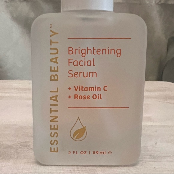 Natural Beauty Brightening Facial Serum - Picture 2 of 4